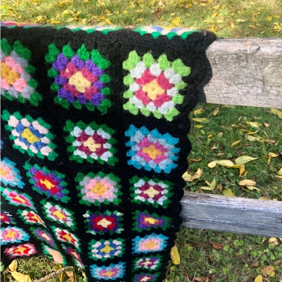 Vintage Large Granny Square Crochet Afghan EUC - Picture 2 of 5
